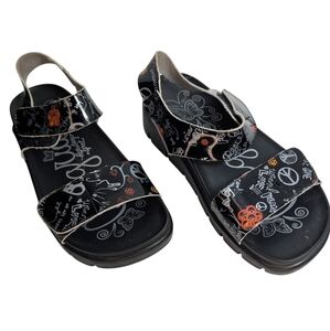 Womens size 5 Algeria sandals